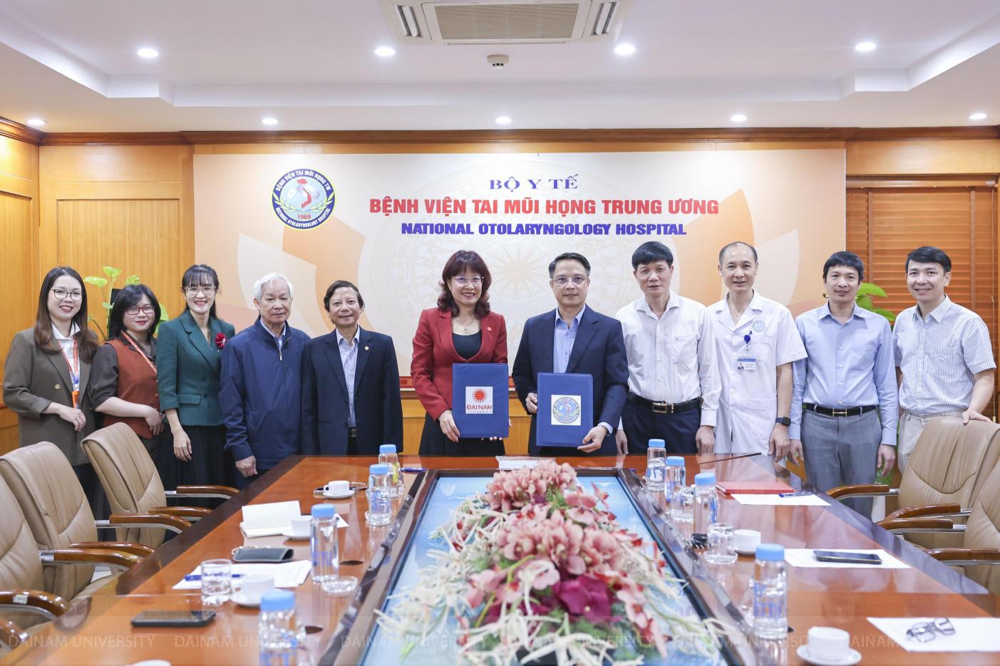 dai-nam-university-and-central-hanoi-ear-nose-and-throat-hospital-collaborate-on-training-a-breakthrough-in-practical-medical-education