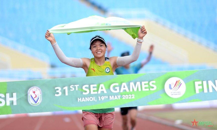 Nữ sinh khoa Du lịch DNU xuất sắc giành HCV giải chạy “Marathon đồng hành cùng Seagame 31”