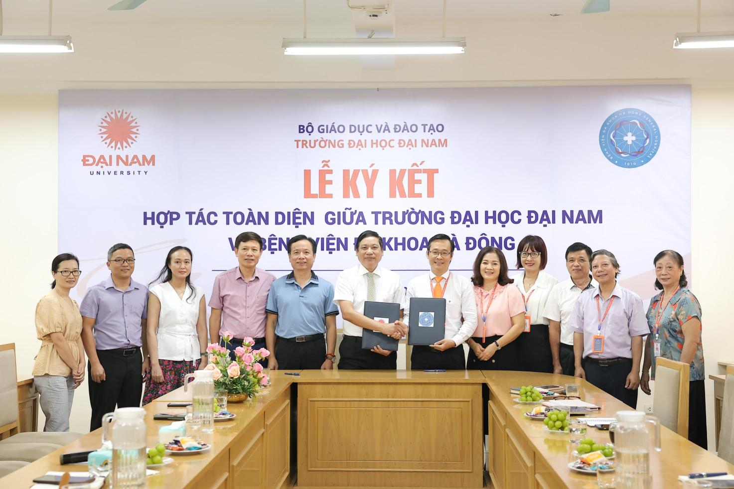 Dai Nam University establishes a comprehensive partnership with Ha Dong General Hospital to provide training for students in the Healthcare sector