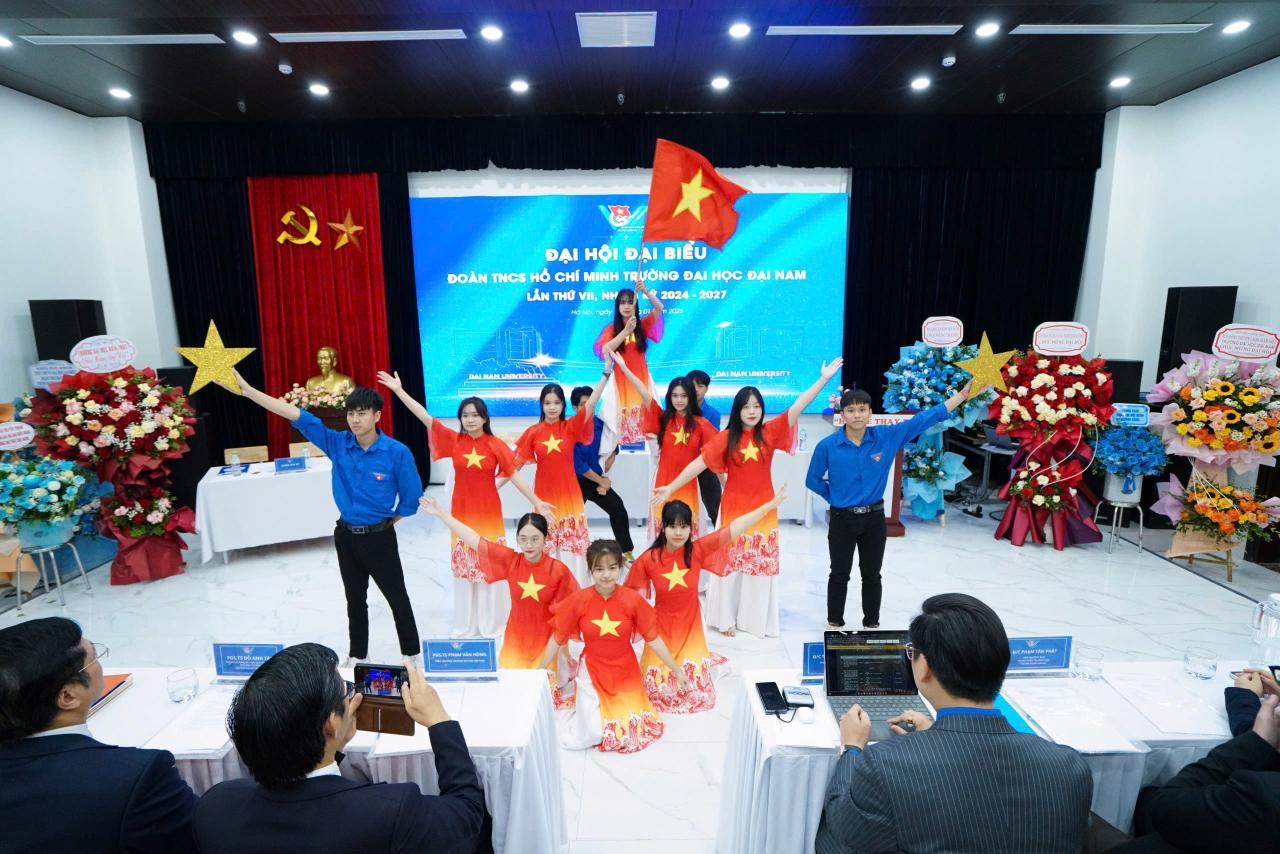 the-7th-congress-of-the-ho-chi-minh-communist-youth-union-of-dai-nam-university-igniting-youthful-energy-for-success