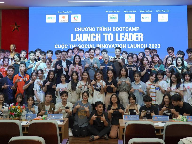 9 sinh viên DNU lọt Top 20 thủ lĩnh xuất sắc nhất vòng thi “Launch To Leader” – Khai phóng khả năng lãnh đạo