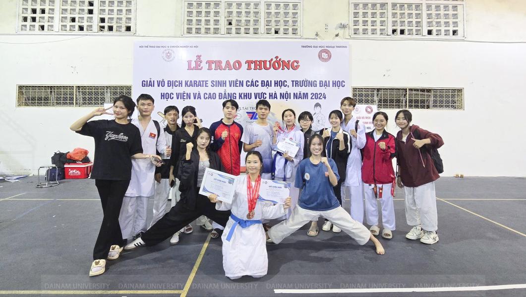 karate-dai-nam-lam-mua-lam-gio-tai-giai-sinh-vien-ha-noi